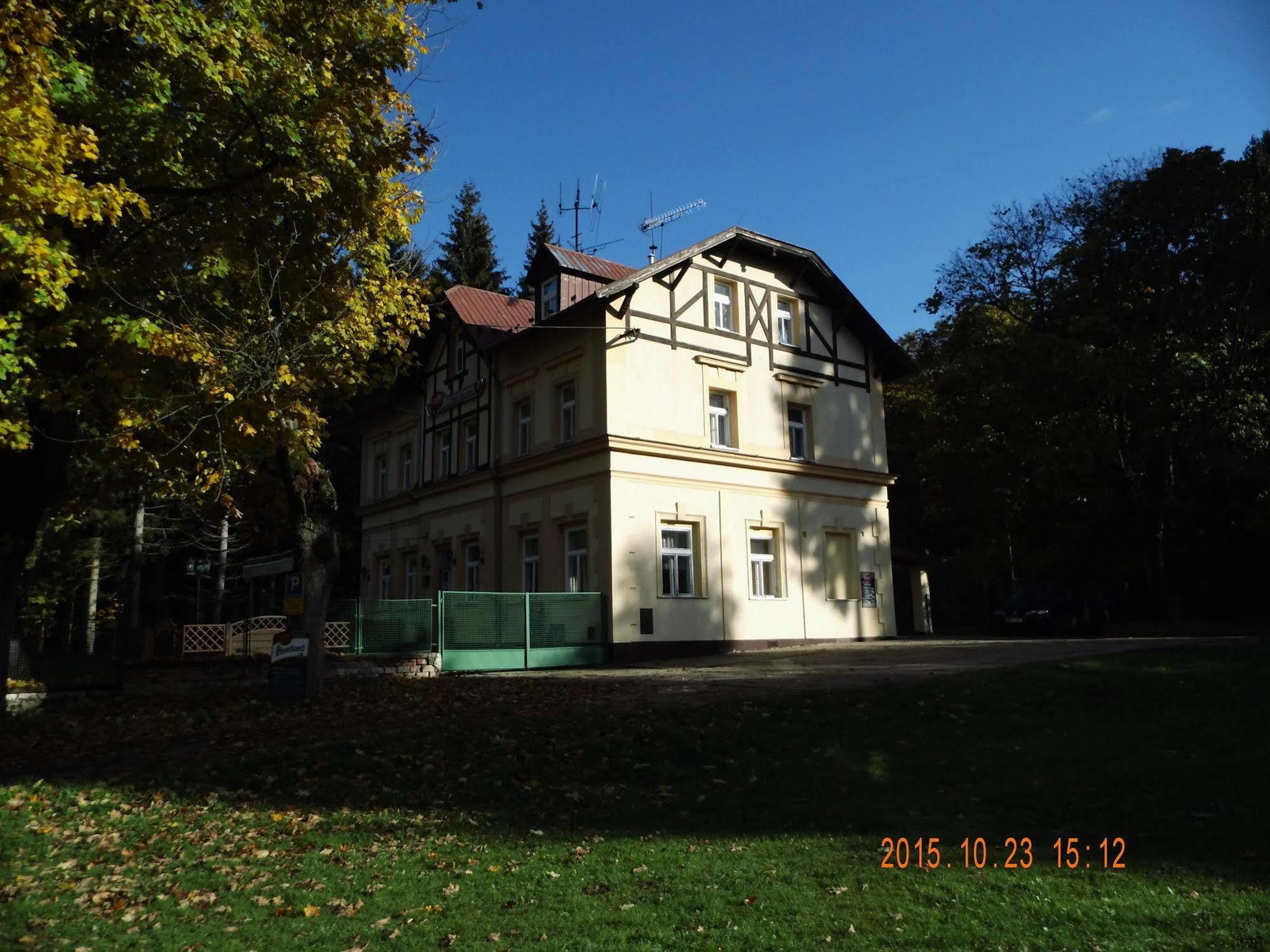 Pension Villa Berolina Mariánské Lázně Екстериор снимка